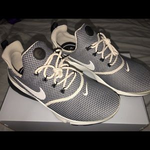 Nike Presto Fly SE Sneakers